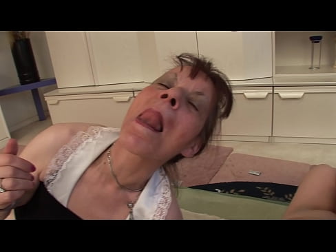 ❤️ To bedstemødre og en bedstefar har en trekant ❌ Porn video at da.teencumpot.ru