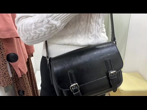 ❤️ Offentlig onani af ung kælling FeralBerry med en dildo i prøverummet ❌ Porn video at da.teencumpot.ru