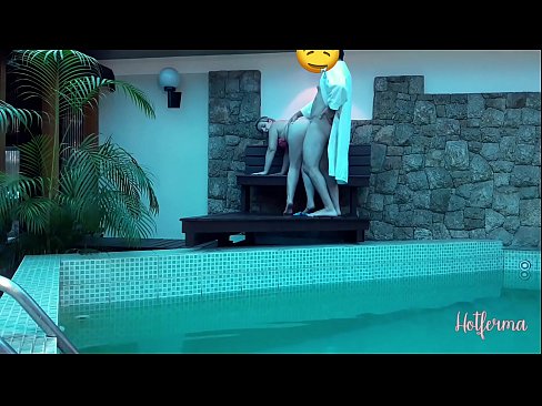 ❤️ Chef inviterer stuepige til poolen, men kunne ikke modstå en hot ❌ Porn video at da.teencumpot.ru